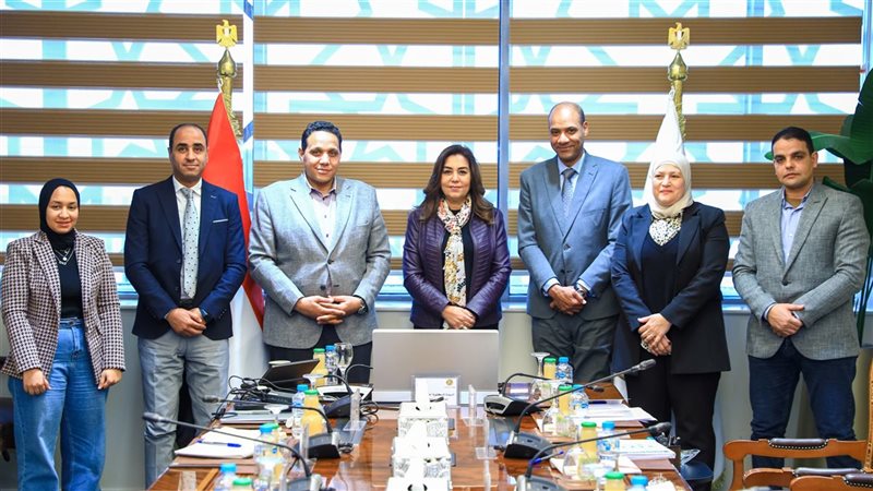 اجتماع منال عوض وزيرة