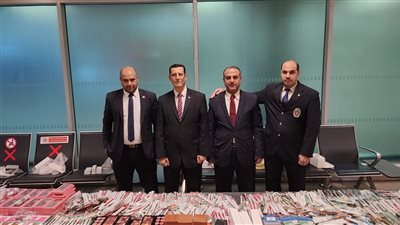 إحباط محاولة تهريب أدوات تجميل وإبر التريكو بمطار القاهرة