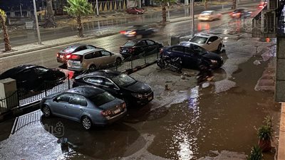 للمرة الثانية.. تساقط أمطار متوسطة على القاهرة والجيزة | فيديو