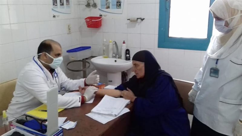 الصحة تطلق ٤٤ قافلة