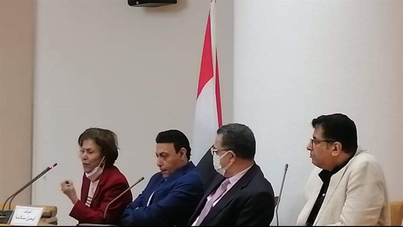 جانب من الندوة