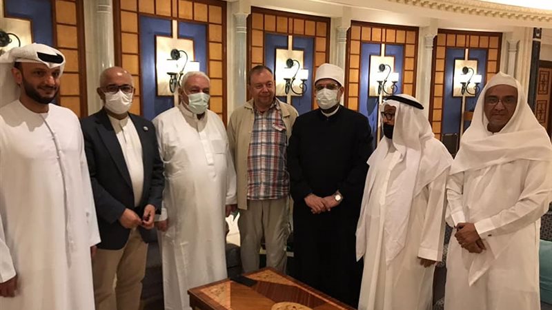 وزير الأوقاف أثناء