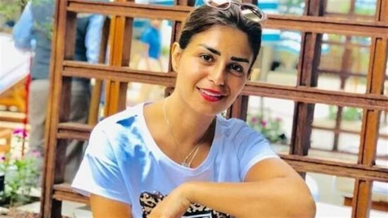 الفنانة منة فضالي