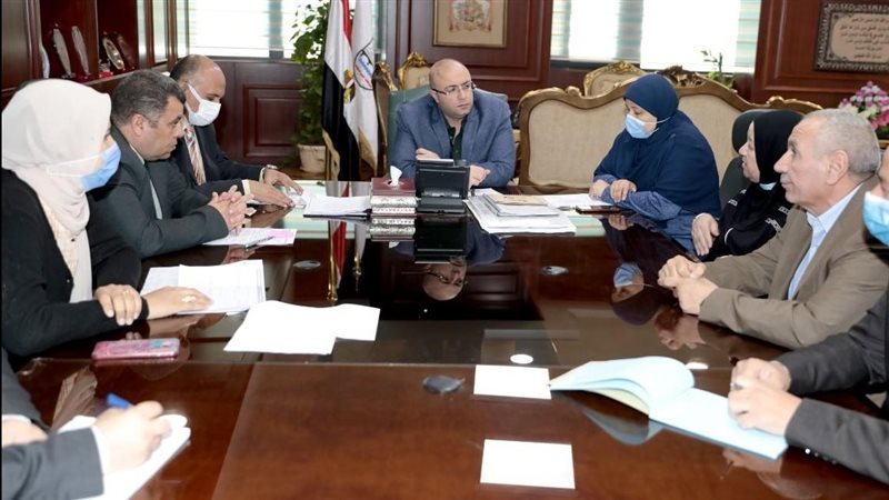 محافظ بني سويف خلال