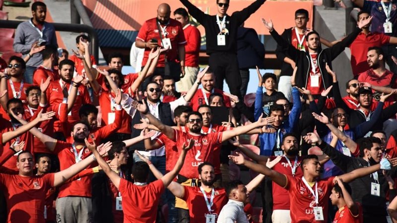 هتافات حماسية لجماهير