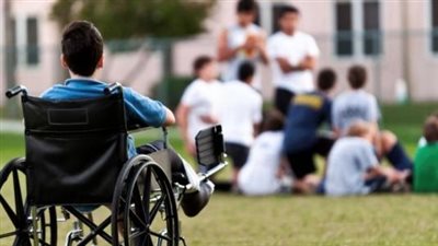 كيف تساعد الدولة ذوي الاحتياجات الخاصة للاندماج في المجتمع؟ 