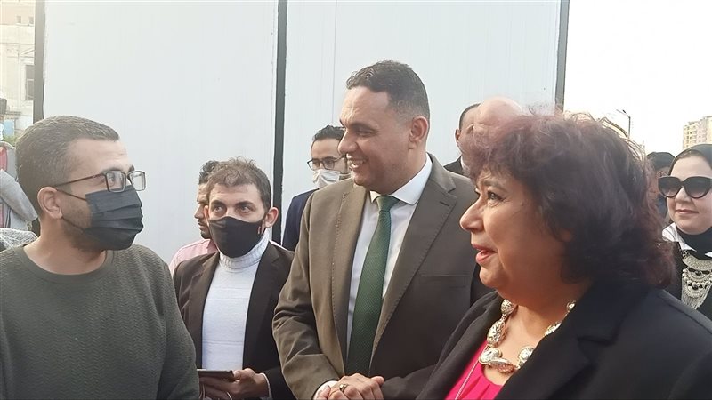 وزيرة الثقافة ومحافظ