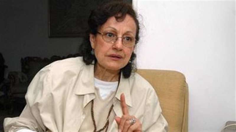  الكاتبة الصحفية