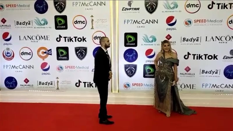 نادية الجندي على