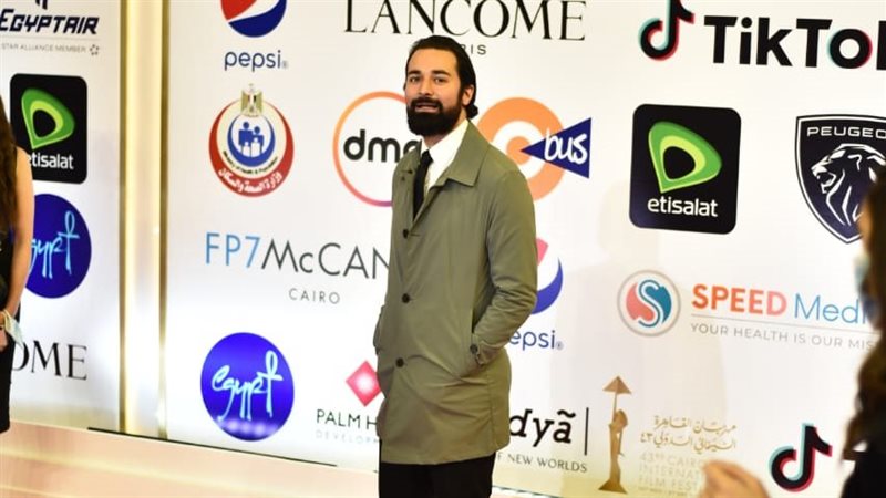 الفنان أحمد حاتم