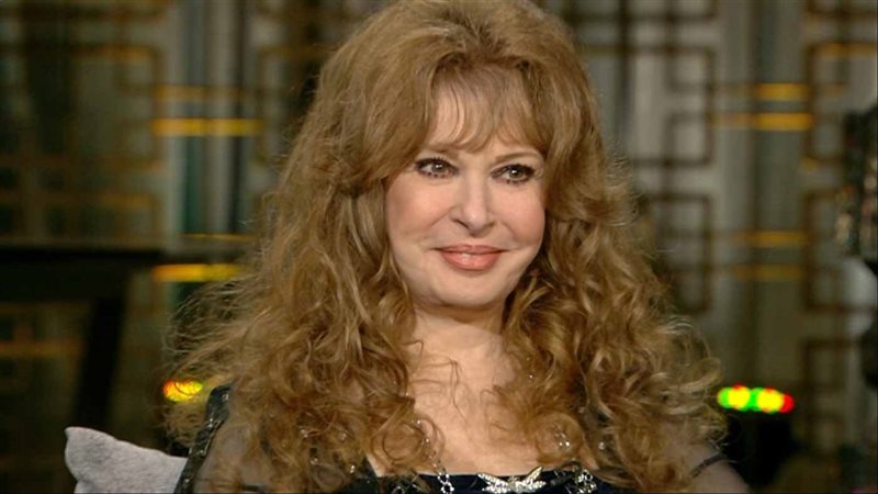 الفنانة نيللي 