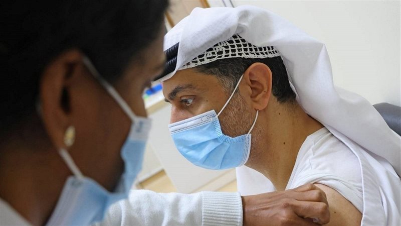 الإمارات تعلن تطعيم