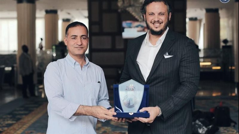 بيراميدز يكرم سفير