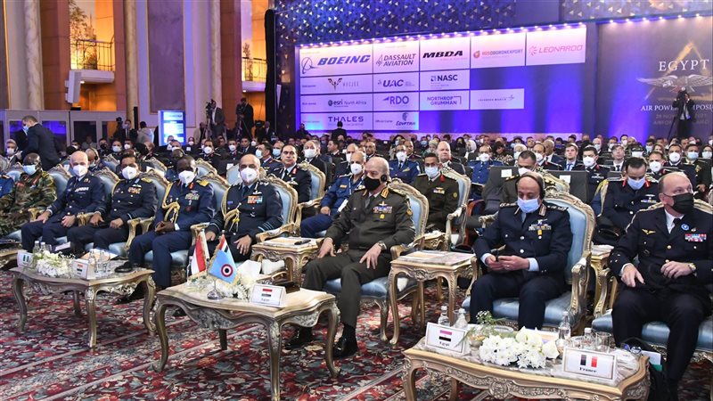 وزير الدفاع يشهد