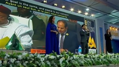مصر القوية بشعبها وبأمنها.. هنادي مهنا وأحمد جمال يشيدون أمام السيسي بـ إيديكس 2021