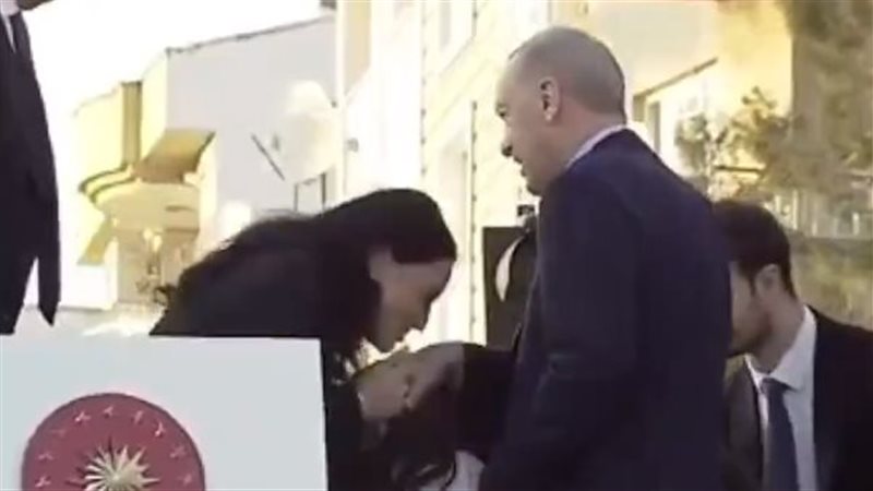 برلمانية تركية تقبل