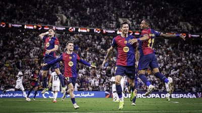  رافينيا يسجل الهدف الخامس لبرشلونة في مرمى ريال مدريد