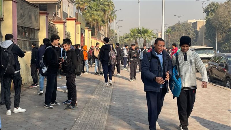 طلاب ثانية ثانوي