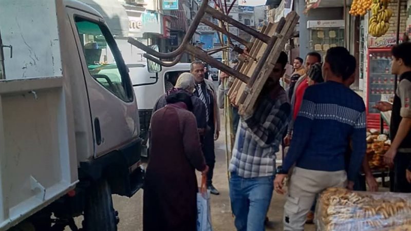 رفع إشغالات بالبحيرة