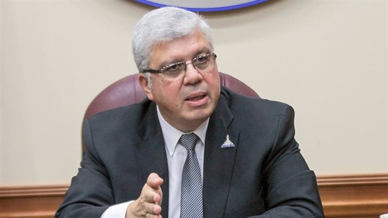 الدكتور أيمن عاشور
