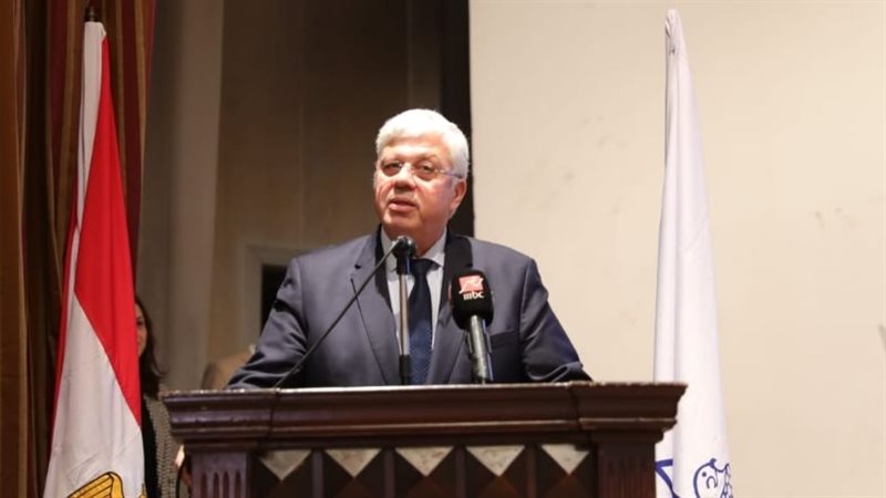 الدكتور أيمن عاشور