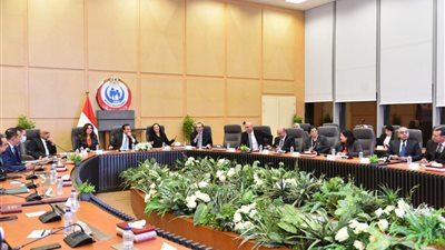 مناقشة نظام البكالوريا في المجموعة الوزارية للتنمية البشرية.. التوافق على صيغة نهائية قبل التطبيق.. وإعفاء الطلاب غير القادرين من رسوم التحسين.. وتخفيف العبء عن الأسر المصرية أبرز الأهداف