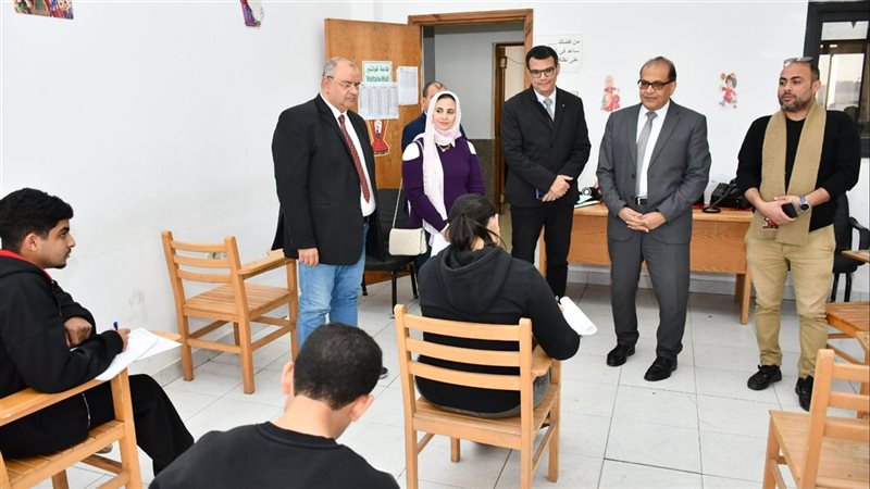 جانب من متابعة الامتحانات،فيتو