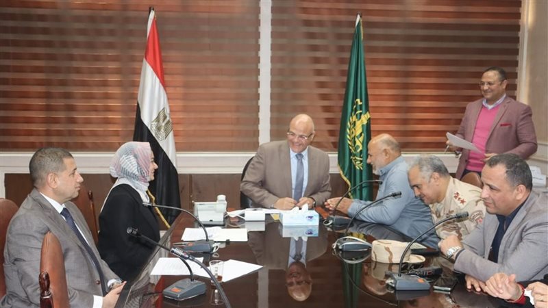 محافظ القليوبية خلال