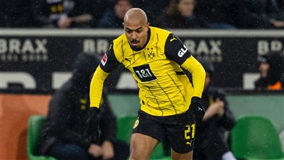 الدوري الألماني، هولشتاين يضرب بوروسيا دروتموند بثلاثية في الشوط الأول