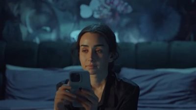 هنا الزاهد تشوه وجه جالا هشام في الحلقة الثالثة من مسلسل إقامة جبرية 