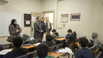 اليوم، طلاب الصف الأول الثانوي بالدقهلية يؤدون امتحان 