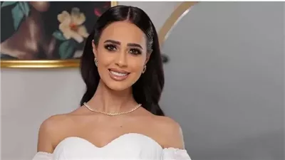 رنا سماحة تثير الجدل بعد نشرها صورة بفستان زفاف 