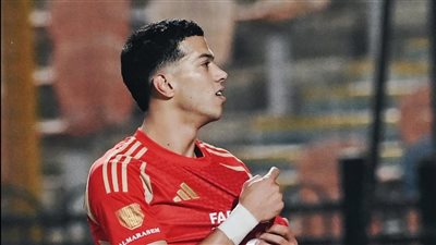 إمام عاشور يعزز تقدم الأهلي بالهدف الثاني في شباك الإسماعيلي 