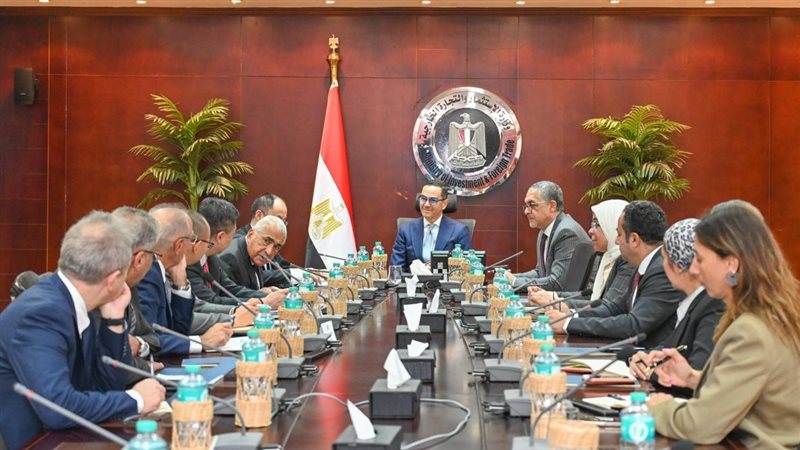 الخطيب يبحث فرص الاستثمار