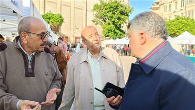 رئيس حى وسط الإسكندرية يتفقد سوق المزارعين لليوم الواحد 