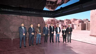  أحمد فؤاد هنو يناقش مع مدير عام الإيسيسكو دعم الثقافة الإبداعية والابتكار 