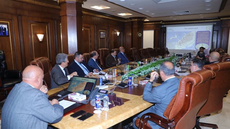  وفد من المنظمة البحرية