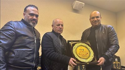 رئيس نادي المحلة يكرم هاني أبوريدة في ودية منتخب الشباب