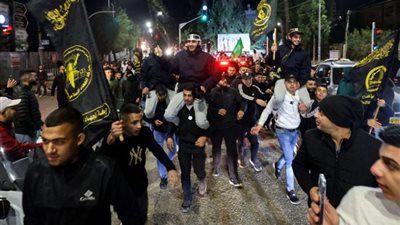 أسير فلسطيني بعد إطلاق سراحه: لولا المقاومة لكنا في مقابر الأحياء داخل سجون الاحتلال