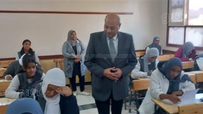 27 ألفا و921 طالبا يؤدون اليوم امتحان الفصل الدراسي الأول للشهادة الإعدادية بأسوان