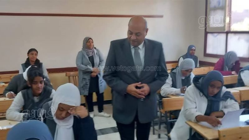طالبات، فيتو