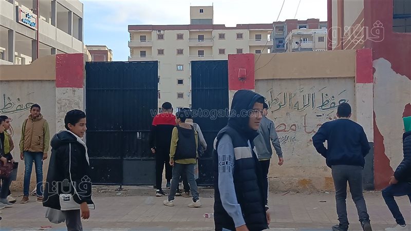 طلاب الشهادة الإعدادية