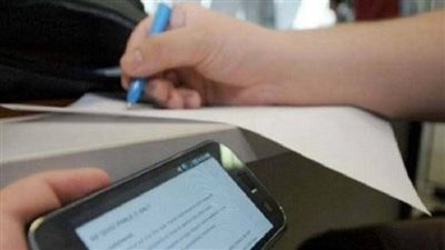 جروبات الغش تزعم نشر صور لامتحانات الإعدادية بالجيزة وكفر الشيخ والدقهلية