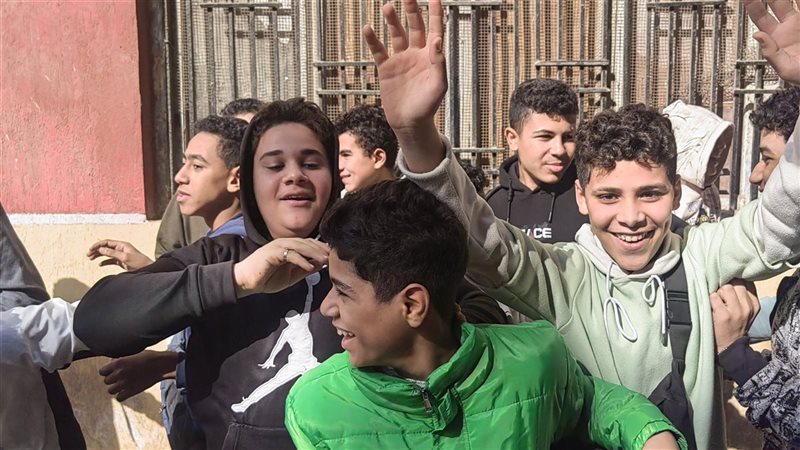 فرحة الطلاب بسهولة