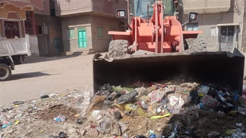 تراكمات قمامة بشوارع