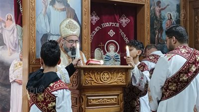 أقباط بورسعيد يؤدون قداس عيد الغطاس بكنيسة الأنبا بيشوي (صور)