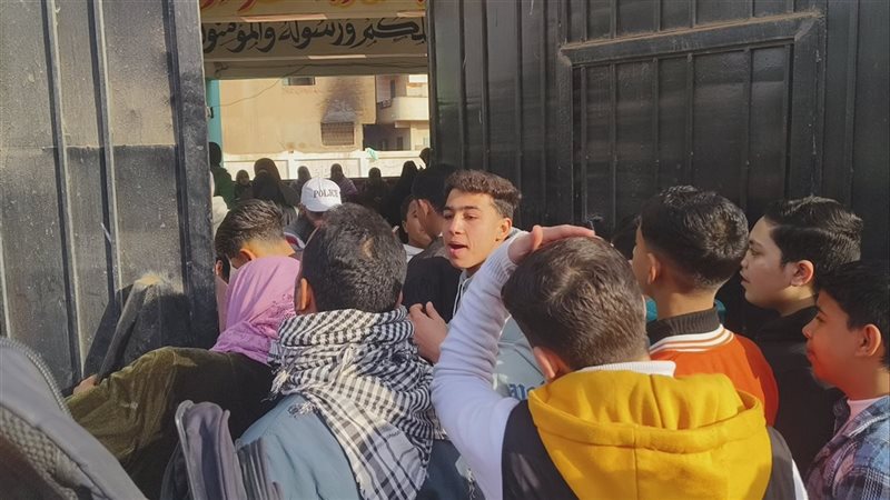 تفنيش الطلاب علي