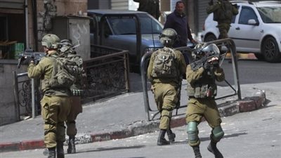 مقطع مرعب، لحظة قنص قوات الاحتلال مدنيا فلسطينيا واستشهاده (فيديو)