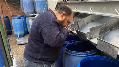 ضبط طن مخللات فاسدة في حملة على مصانع الأغذية بالقليوبية