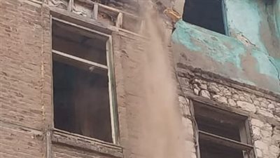 انهيار أجزاء من عقار بوسط الإسكندرية
